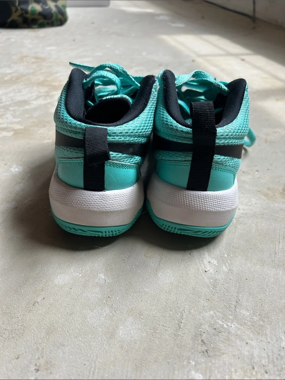 Nike Kids Turquoise/Black Strap Basketball Sneakers